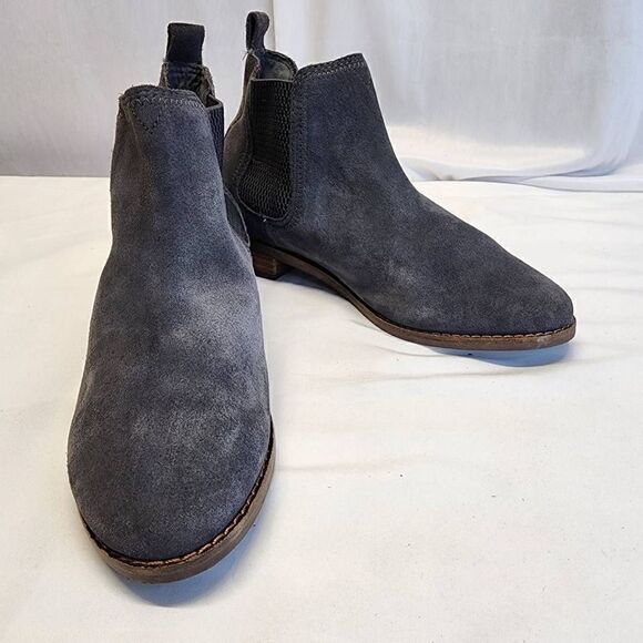 Toms Ella Womens Casual Slip On Chelsea Ankle Bootie Grey Suede Low Heels Size 7 - Picture 2 of 13